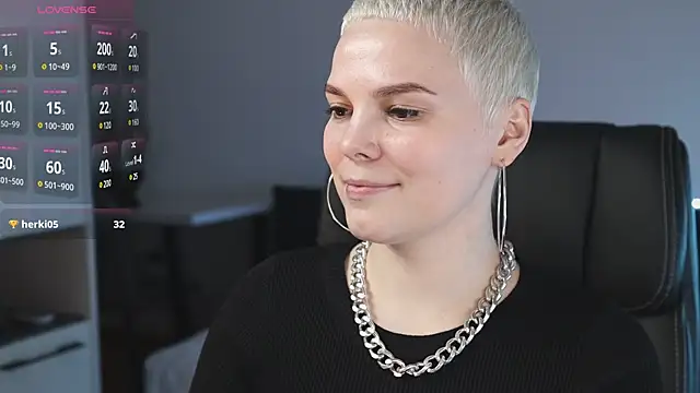 LikaBerry1 online show from February 17, 2025, 8:58 pm