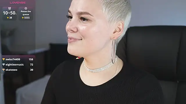 LikaBerry1 online show from February 19, 2025, 9:47 pm