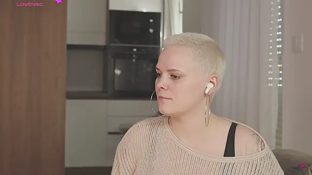 LikaBerry1 online show from April 11, 2026, 1:48 pm