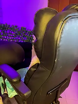 angel natural online show from November 5, 2025, 8:42 pm