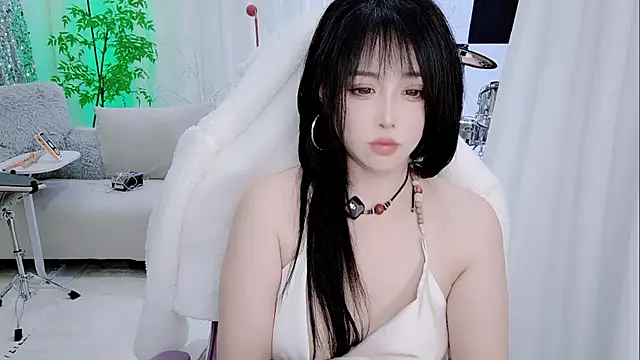 Vaness-a online show from November 28, 2025, 6:32 pm