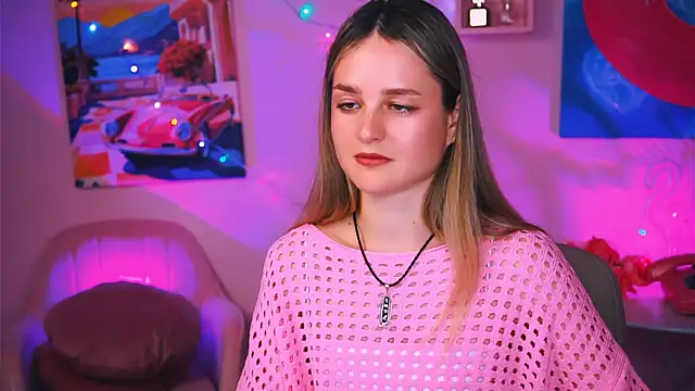 DeboraLarson online show from December 13, 2024, 1:01 pm