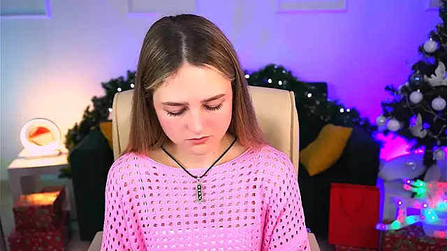 DeboraLarson online show from December 21, 2024, 4:09 am