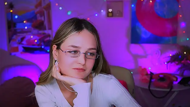 DeboraLarson online show from December 25, 2024, 10:17 am