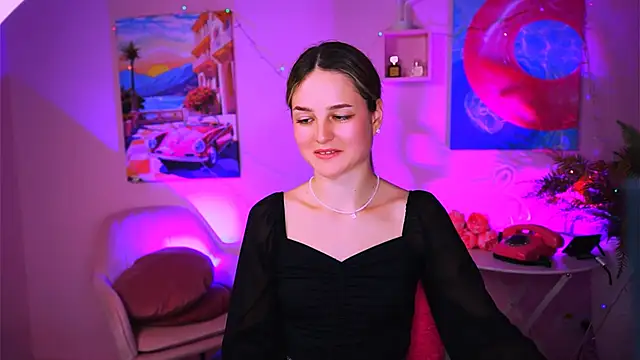 DeboraLarson online show from January 13, 2025, 7:32 am