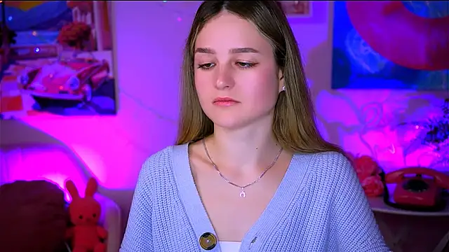 DeboraLarson online show from February 7, 2025, 3:45 am