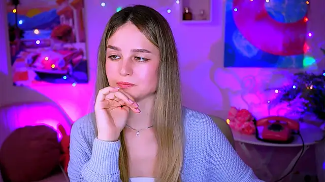 DeboraLarson online show from February 7, 2025, 9:47 am