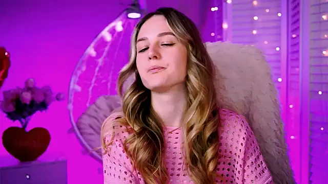 DeboraLarson online show from February 25, 2025, 4:21 pm