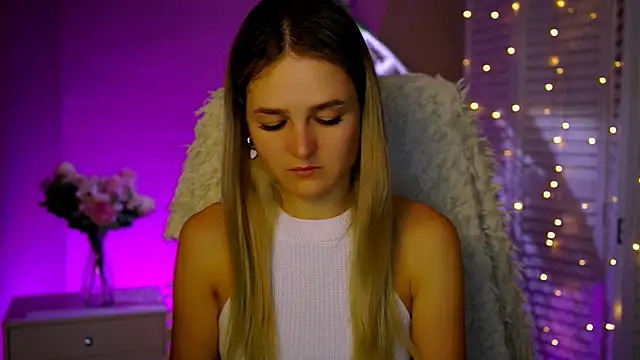 Snapshot of DeboraLarson chatting on November 20, 2025, 8:03 am DeboraLarson online show from November 20, 2025, 8:03 am