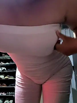 Kasandra02 online show from February 4, 2026, 4:40 am