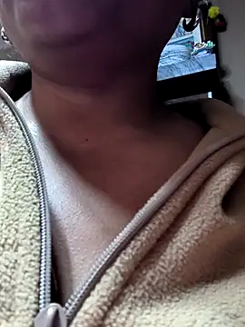 Kasandra02 online show from February 19, 2026, 6:26 pm