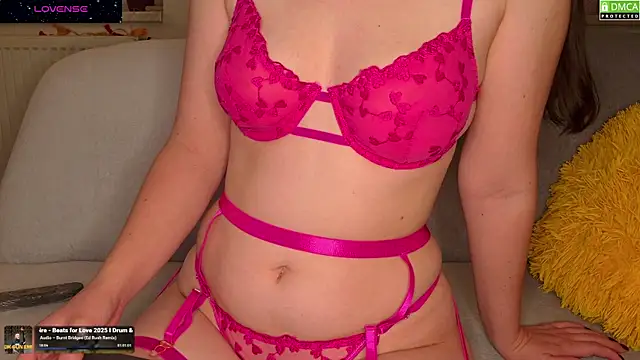 Scarlettt Beauty online show from September 24, 2025, 7:39 pm