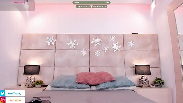 Eevee Taylor online show from December 15, 2025, 3:22 am