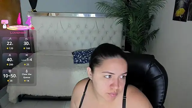 candiapole online show from October 19, 2025, 12:50 pm