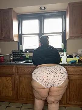 tillymarie34 online show from November 24, 2025, 5:56 pm