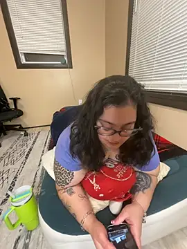 tillymarie34 online show from February 3, 2026, 12:53 am