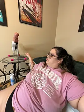 tillymarie34 online show from April 14, 2026, 3:56 am