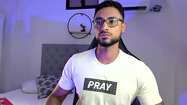 LiamGarcia1 online show from February 1, 2025, 12:47 pm