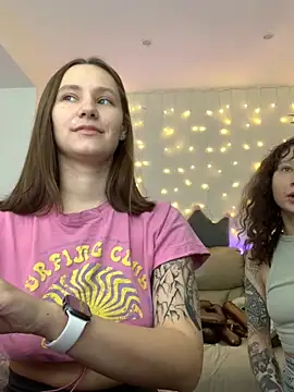 HotCaramellsTV online show from October 8, 2025, 9:07 am