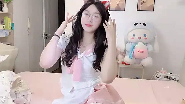 Luminous163 online show from November 5, 2025, 1:11 pm