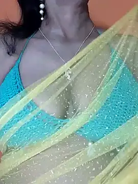 Snapshot of sophia600 chatting on December 24, 2024, 12:44 pm sophia600 online show from December 24, 2024, 12:44 pm