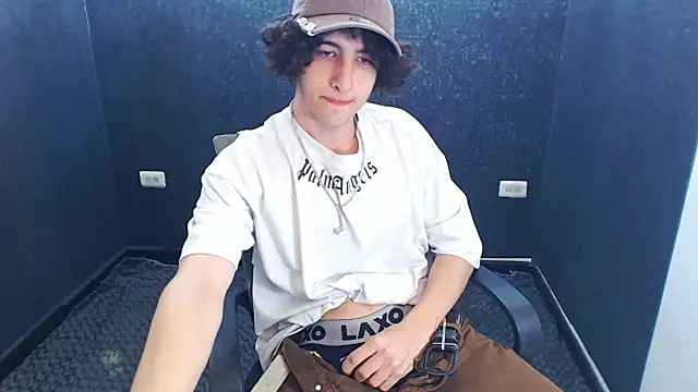 Kerverr  online show from November 6, 2025, 3:02 pm