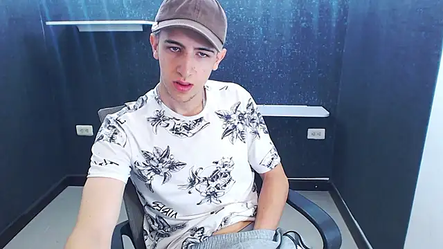 Kerverr  online show from December 16, 2025, 2:55 pm