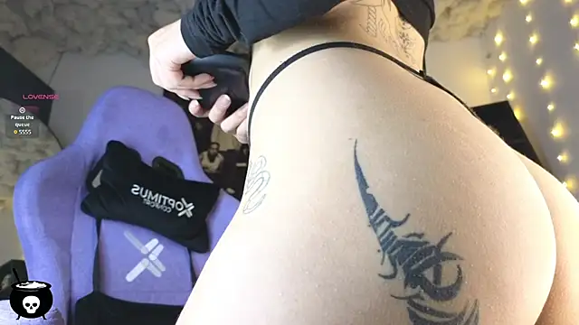 Melanie Nyx online show from March 6, 2025, 1:27 am