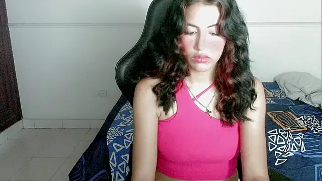 Snapshot of dayanita_hot_ chatting on February 6, 2025, 1:43 pm dayanita hot  online show from February 6, 2025, 1:43 pm