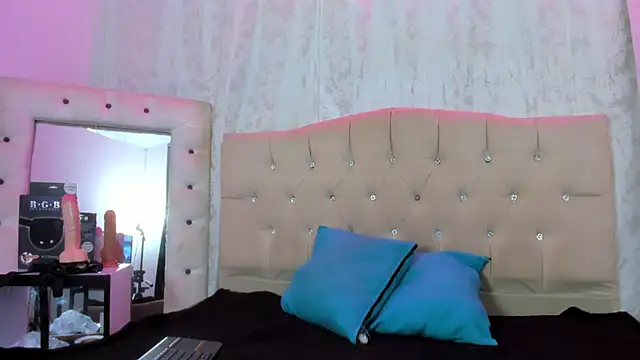 nova sex01 online show from November 18, 2025, 4:50 am