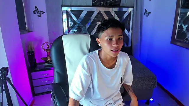 nova sex01 online show from April 23, 2026, 8:44 pm