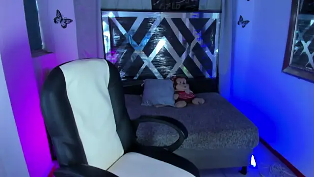 nova sex01 online show from April 25, 2026, 8:39 pm