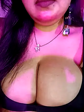 Suhanakhan00 online show from November 13, 2025, 5:39 am