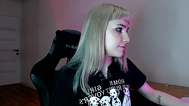 Princess Shy    online show from February 19, 2025, 7:38 pm