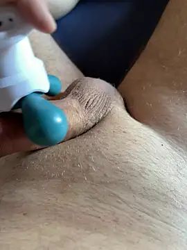 Snapshot of Madboyforever chatting on April 7, 2026, 8:15 am Madboyforever online show from April 7, 2026, 8:15 am