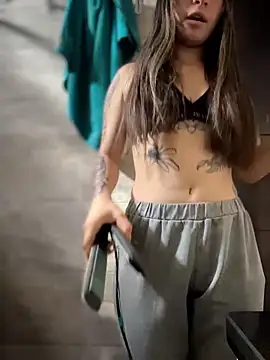 Sophie LS online show from November 25, 2025, 3:23 pm