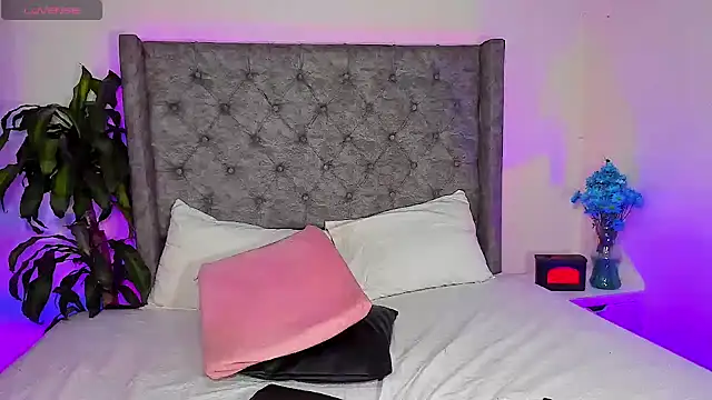 Snapshot of astridjonness chatting on February 20, 2025, 12:08 am astridjonness online show from February 20, 2025, 12:08 am