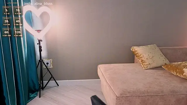 Alinablisskiss online show from February 6, 2025, 2:00 am