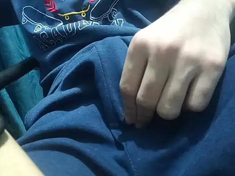 SALLY OMAR  online show from April 12, 2026, 9:09 pm