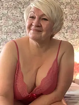 Laura Millf online show from January 21, 2025, 8:19 am