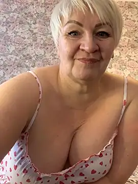 Laura Millf online show from February 14, 2025, 7:17 am