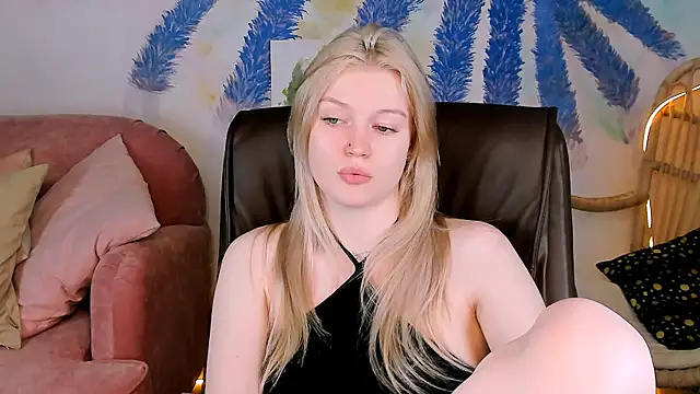 GraceGlamour online show from January 28, 2025, 11:28 am