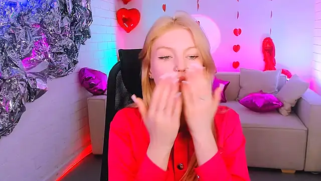 GraceGlamour online show from February 25, 2025, 5:08 am