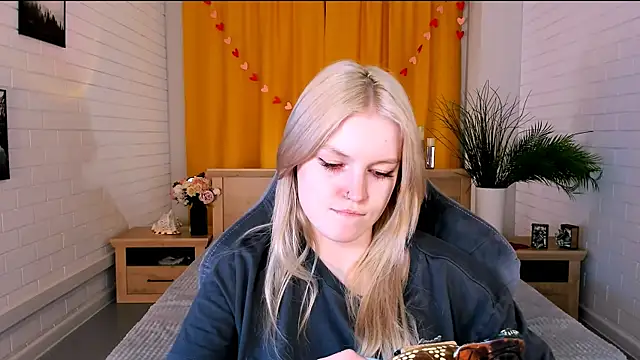 GraceGlamour online show from March 21, 2025, 11:22 am