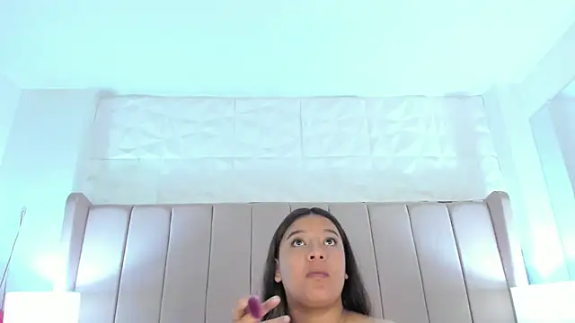 MollyBigBoobs12 online show from March 1, 2025, 5:09 am