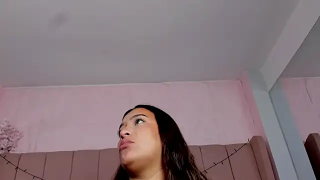 MollyBigBoobs12 online show from November 1, 2025, 8:55 pm