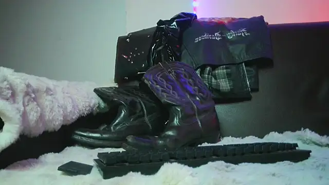 Leonnardo Jaramillo online show from December 3, 2024, 12:06 pm