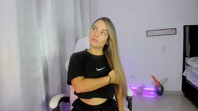 Snapshot of Sara_lopez_28 chatting on February 28, 2025, 10:20 am Sara lopez 28 online show from February 28, 2025, 10:20 am