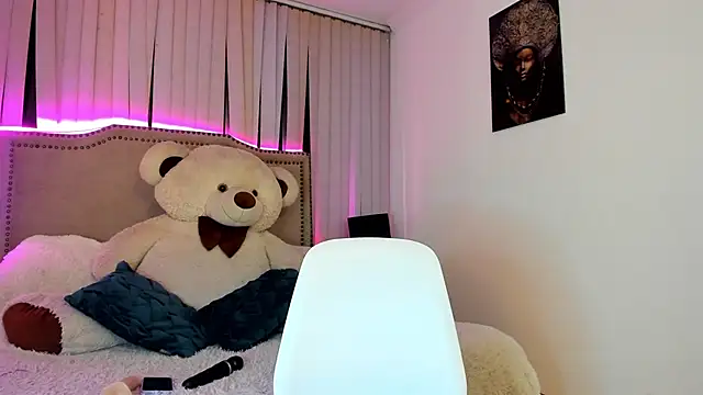 Snapshot of Valentina_Se chatting on December 18, 2024, 3:15 am Valentina Se online show from December 18, 2024, 3:15 am