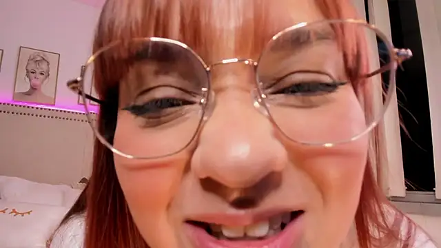 Snapshot of Valentina_Se chatting on February 28, 2025, 4:43 am Valentina Se online show from February 28, 2025, 4:43 am